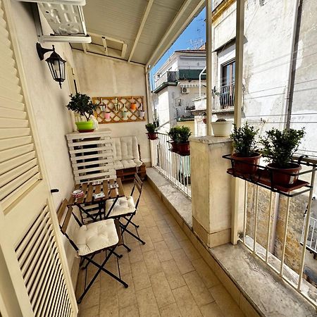 La Casa Di Sarah Aspetta Voi Apartment Наполи Екстериор снимка