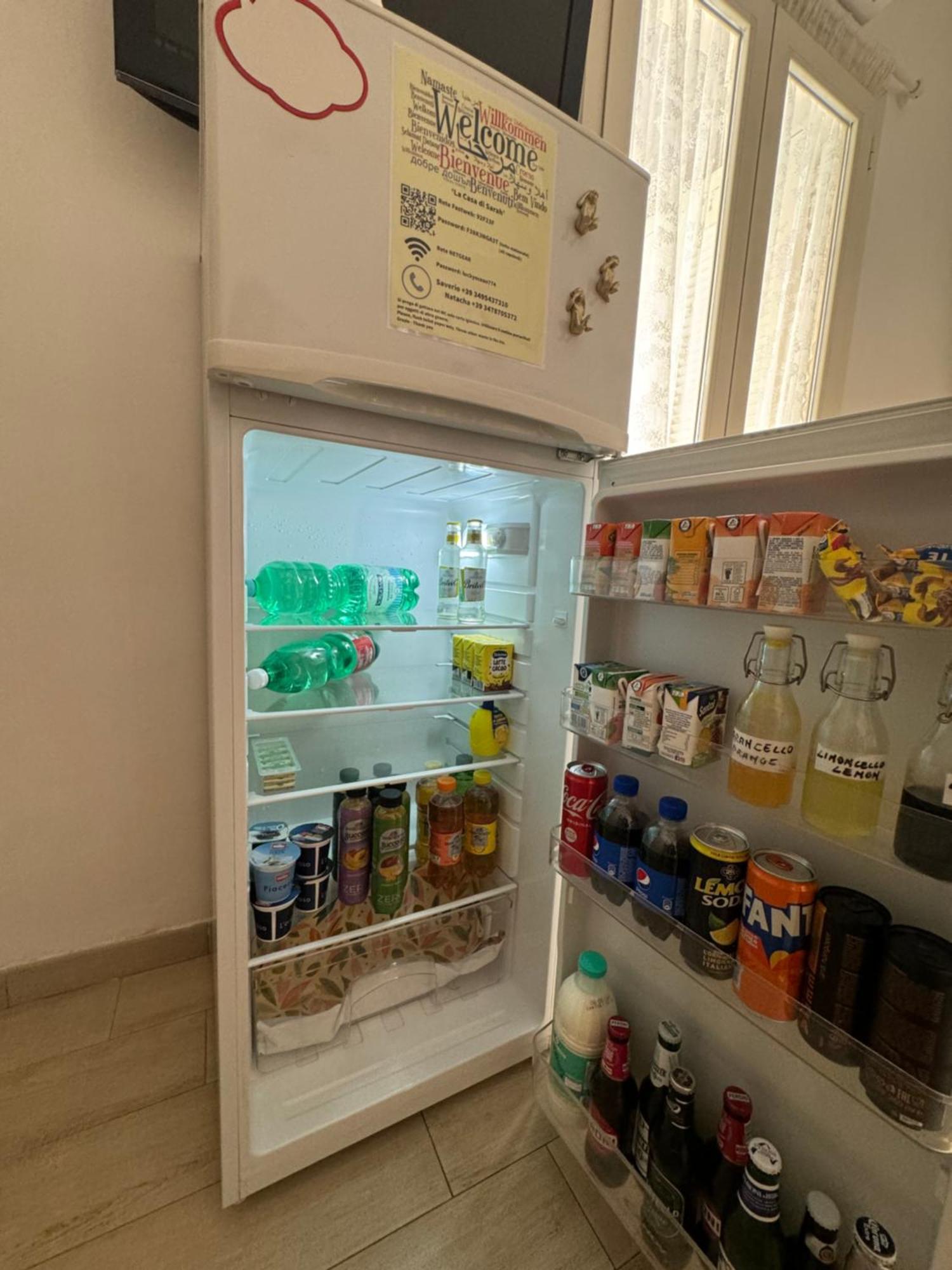 La Casa Di Sarah Aspetta Voi Apartment Наполи Екстериор снимка