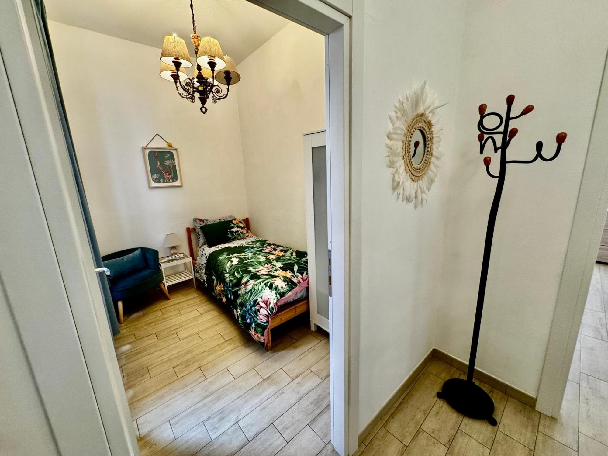 La Casa Di Sarah Aspetta Voi Apartment Наполи Екстериор снимка