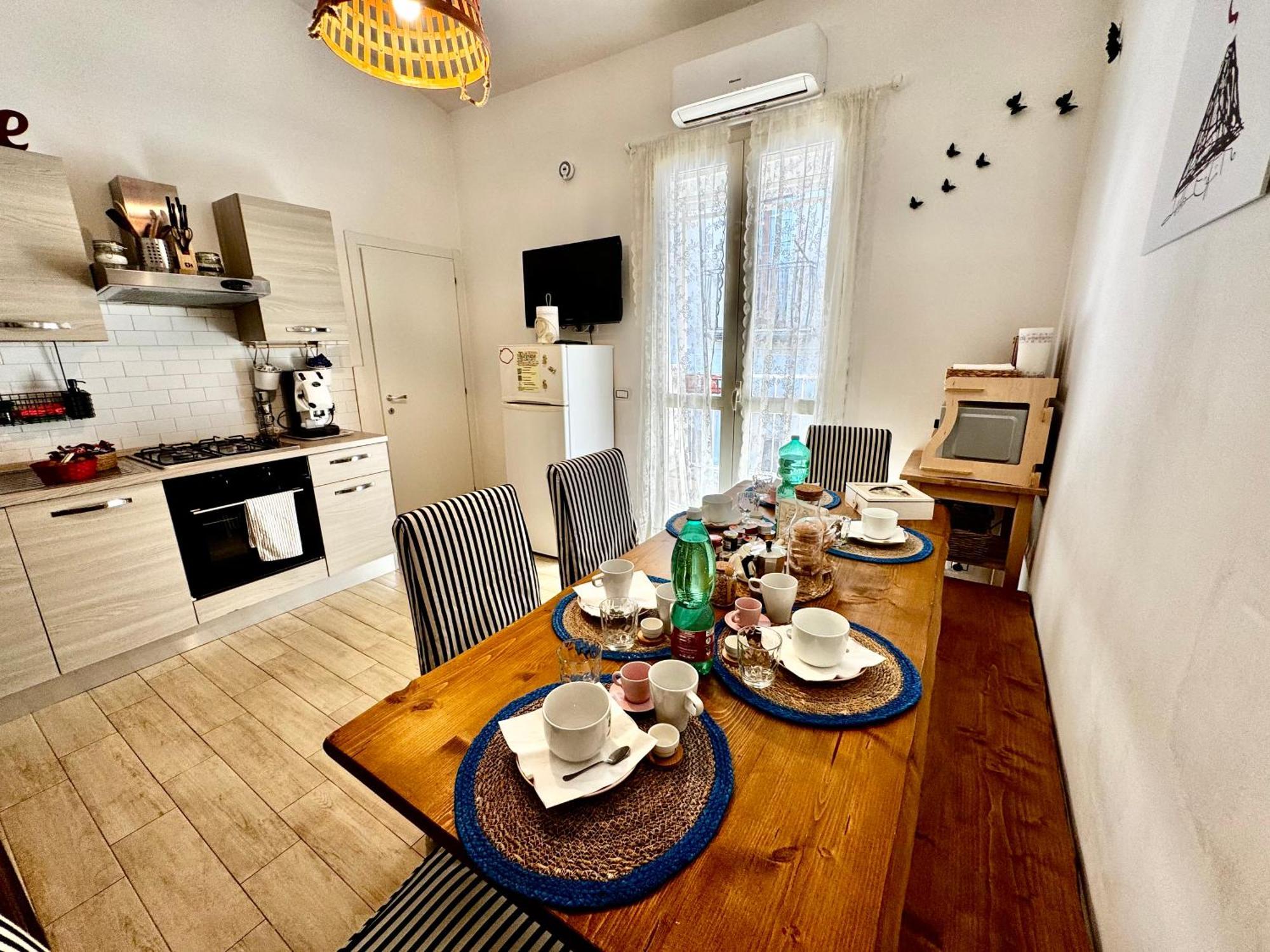 La Casa Di Sarah Aspetta Voi Apartment Наполи Екстериор снимка