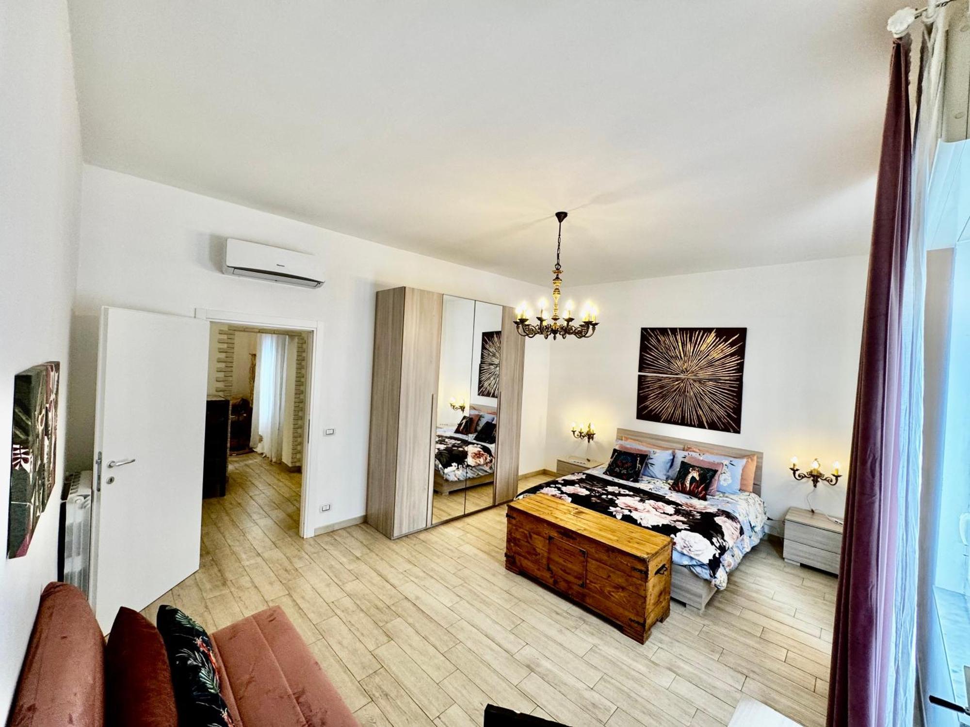 La Casa Di Sarah Aspetta Voi Apartment Наполи Екстериор снимка
