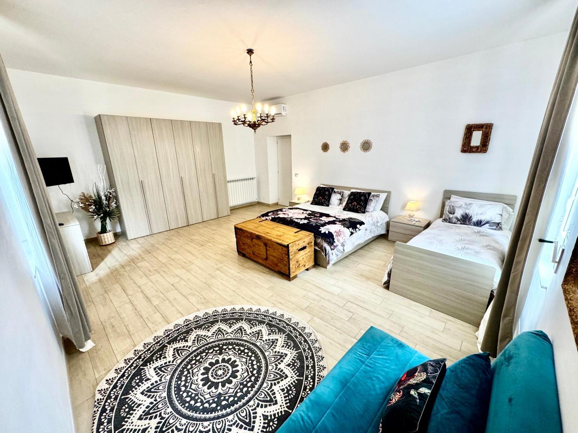 La Casa Di Sarah Aspetta Voi Apartment Наполи Екстериор снимка