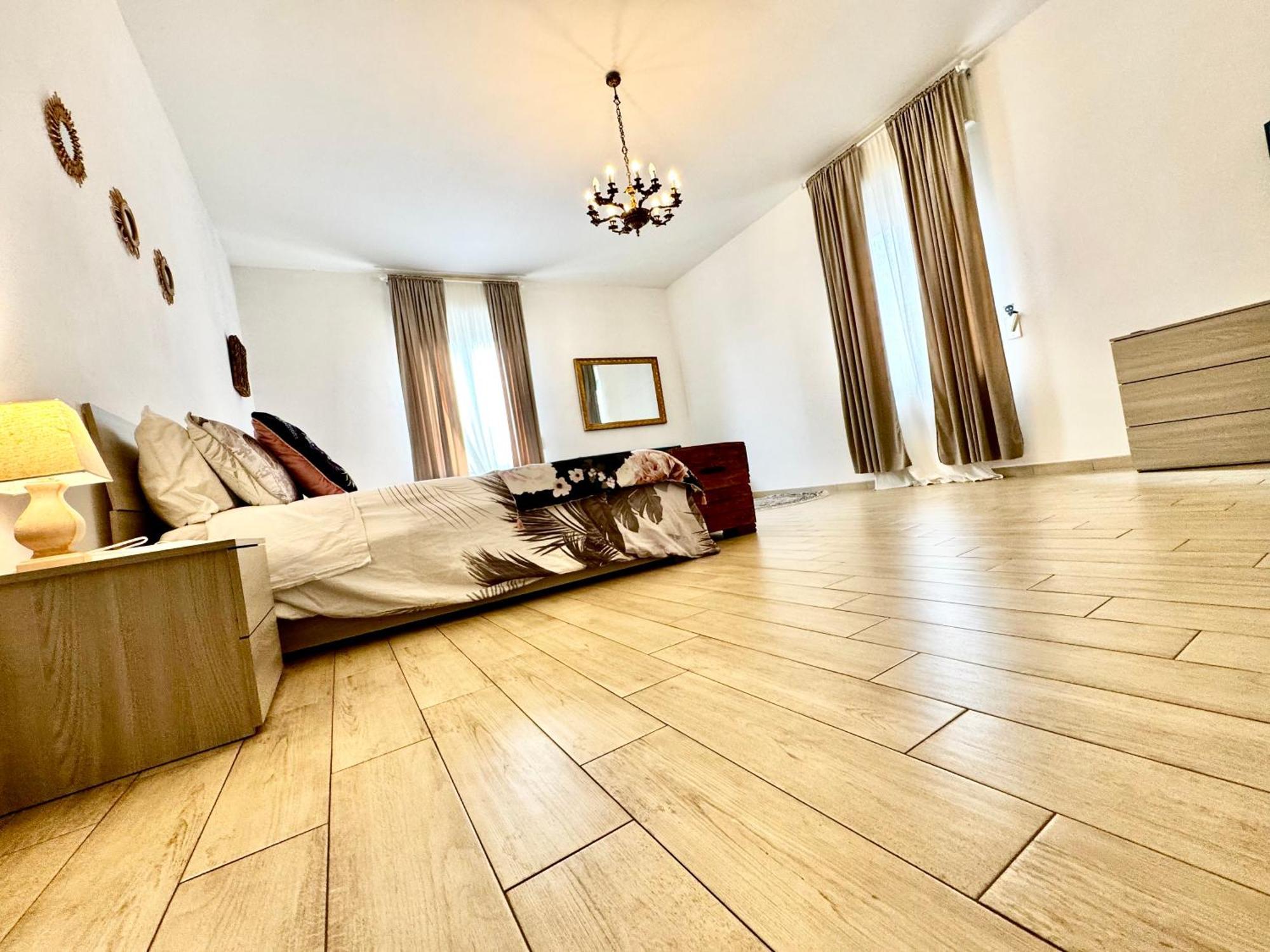 La Casa Di Sarah Aspetta Voi Apartment Наполи Екстериор снимка