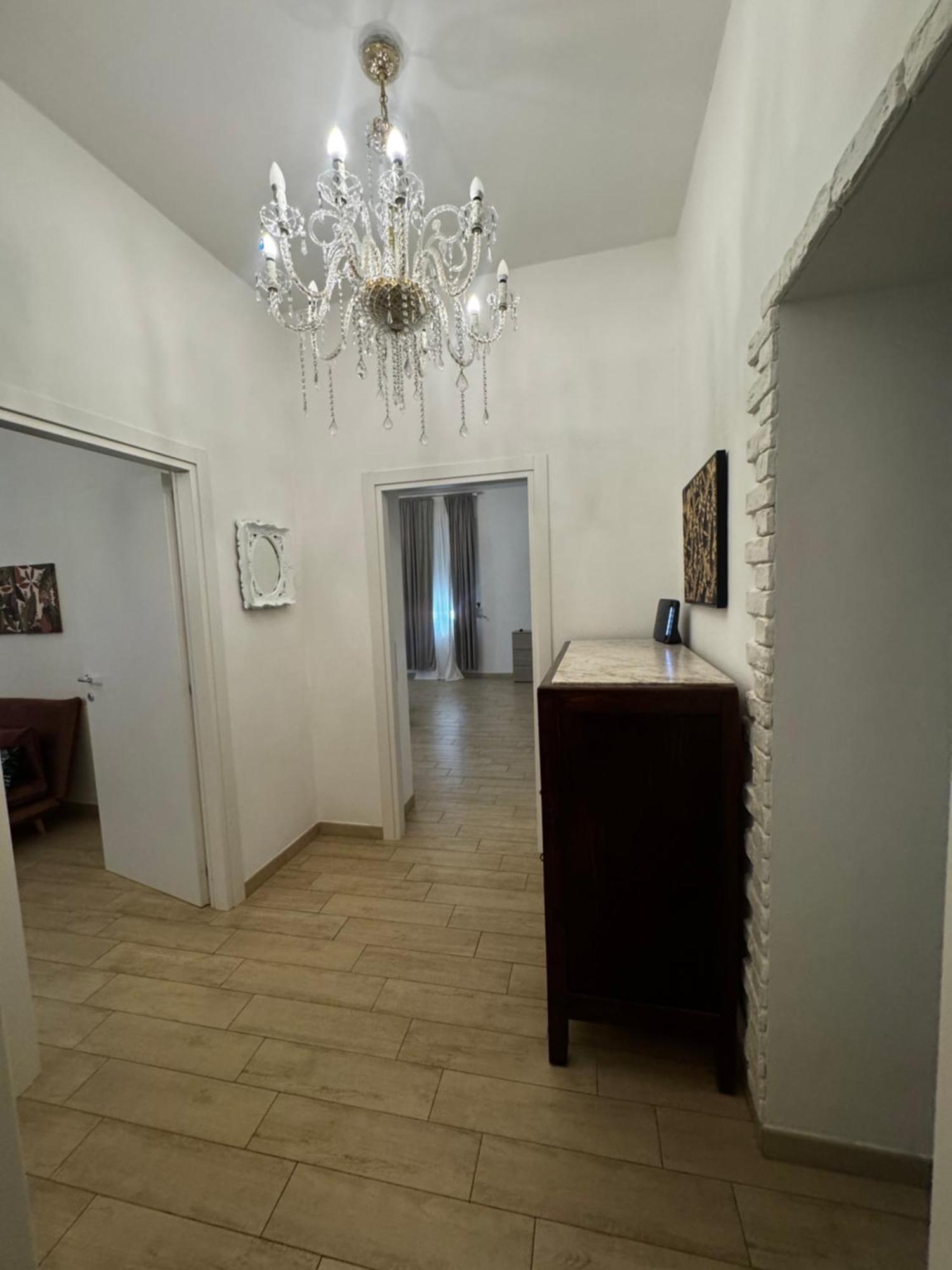 La Casa Di Sarah Aspetta Voi Apartment Наполи Екстериор снимка